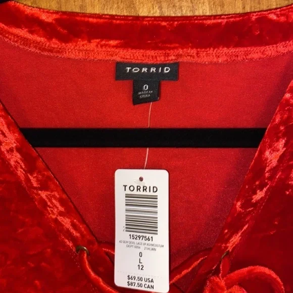 NWT - TORRID - Sexy Devil Lace Up Asymmetrical Velvet Costume Dress - Size 0 - Picture 3 of 3